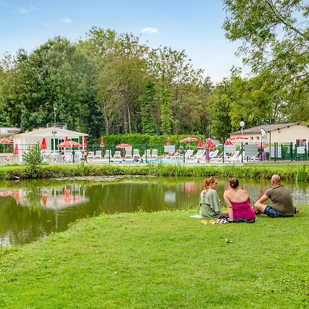 Camping Les Etangs Fleuris 4 Touquin 外观 照片