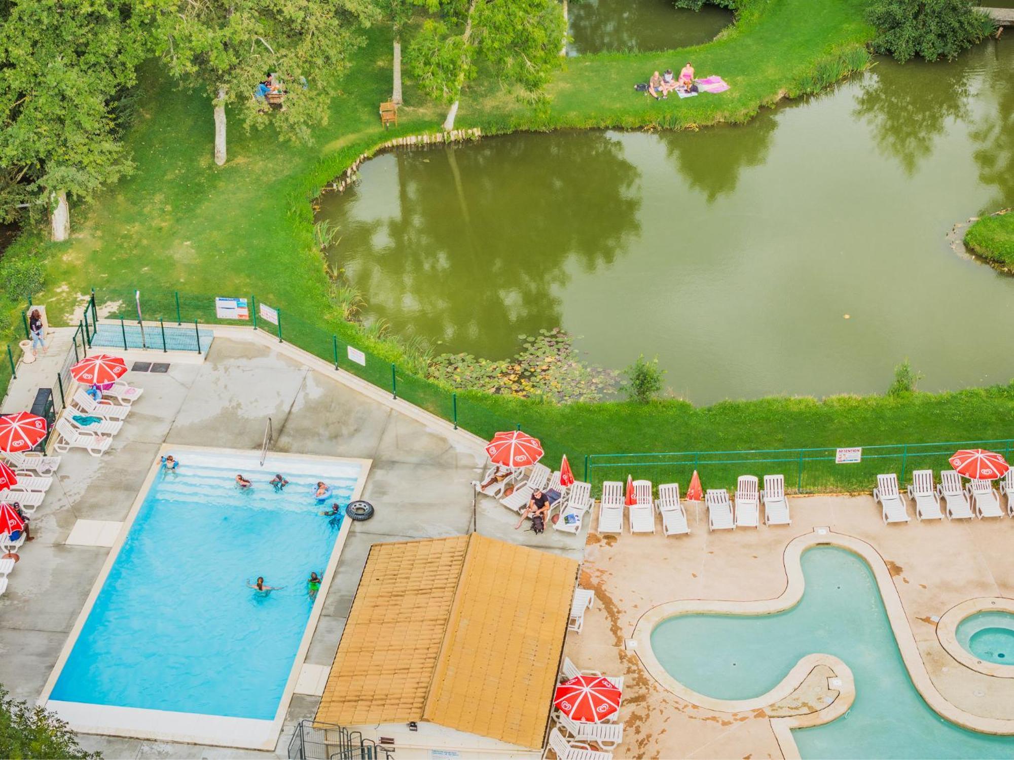 Camping Les Etangs Fleuris 4 Touquin 外观 照片