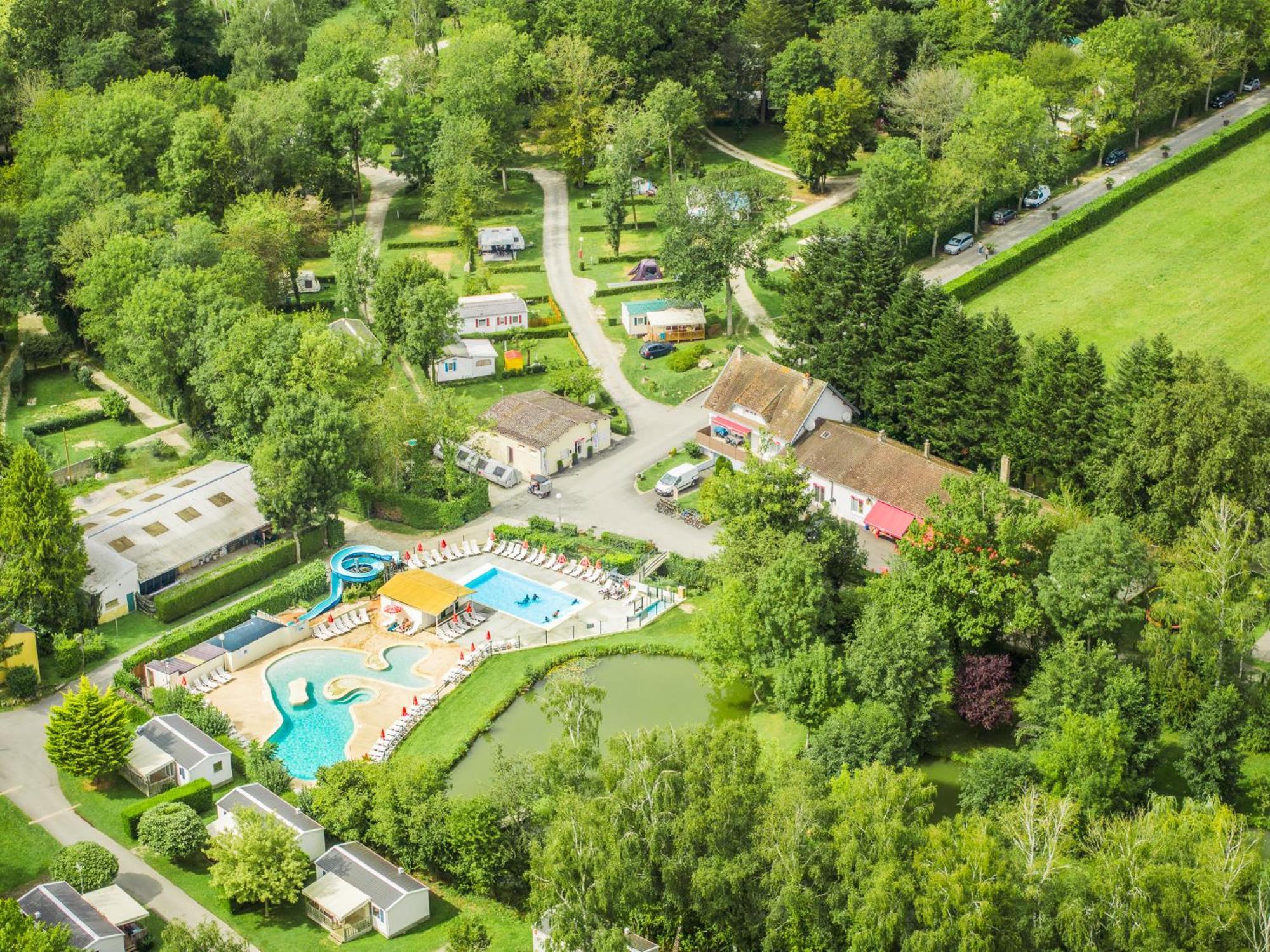 Camping Les Etangs Fleuris 4 Touquin 外观 照片